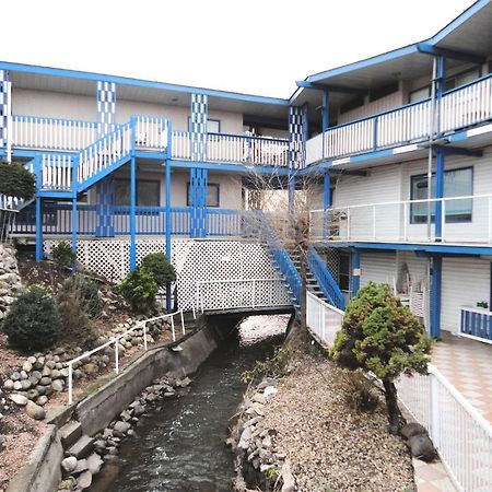 Blue Stream Motel Vernon Eksteriør bilde