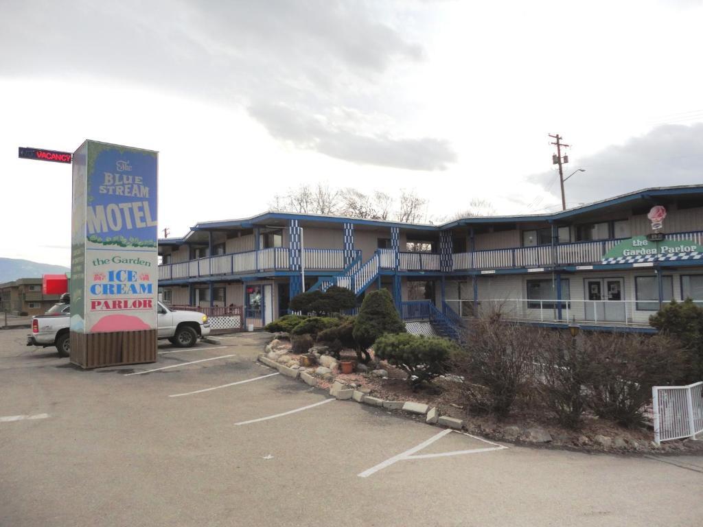 Blue Stream Motel Vernon Eksteriør bilde