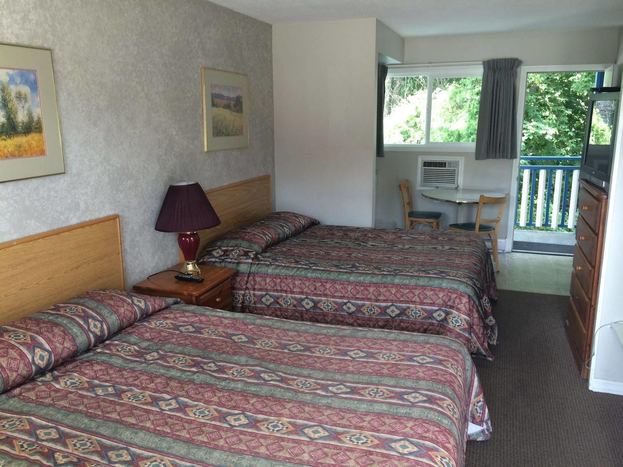 Blue Stream Motel Vernon Eksteriør bilde